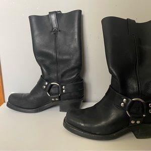 Black Frye harness boots. Size 6.5. Great quality. Worn.